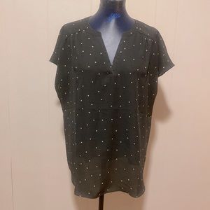 Banana republic short sleeve blouse, like new, size large